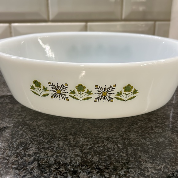 Vintage Meadow Green Anchor Hocking FireKing Oval Baking Dish. 433 - Picture 3 of 13